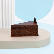 Load image into Gallery viewer, Gerbeaud Classic cake selection