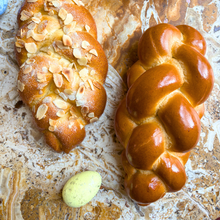 Load image into Gallery viewer, Vanilla-almond wicker cake (250g)
